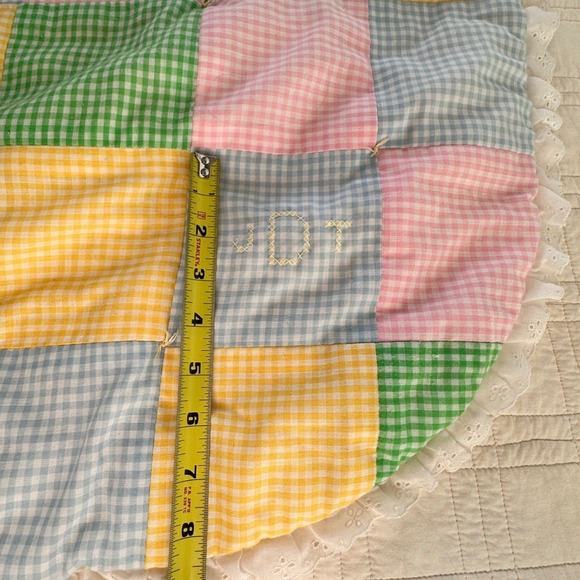 Vtg Handmade Pastel Gingham Patchwork Baby Quilt Eyelet Lace Crib Blanket Artsy - Picture 12 of 13